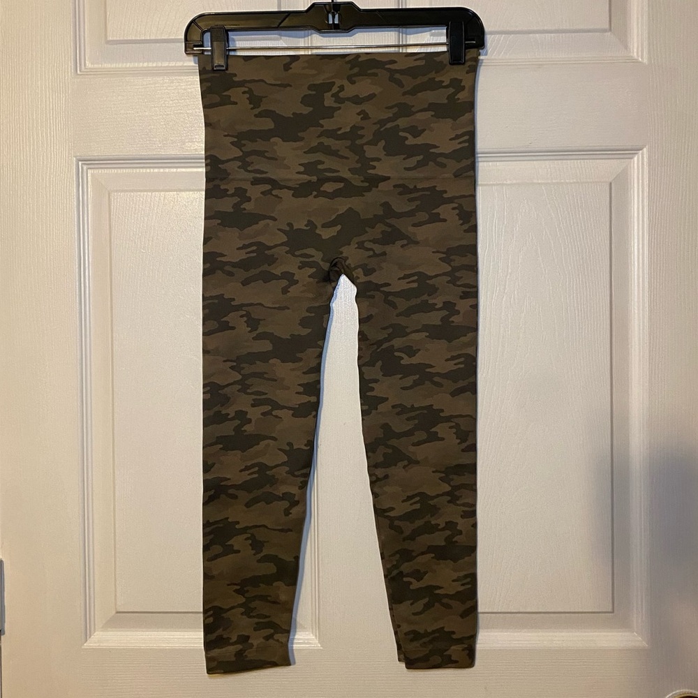 Spanx Camo Leggings Size L